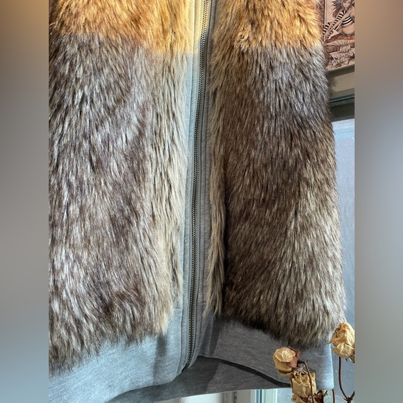 Y2k Faux fur furry hooded reversible sweater vest - Picture 12 of 17
